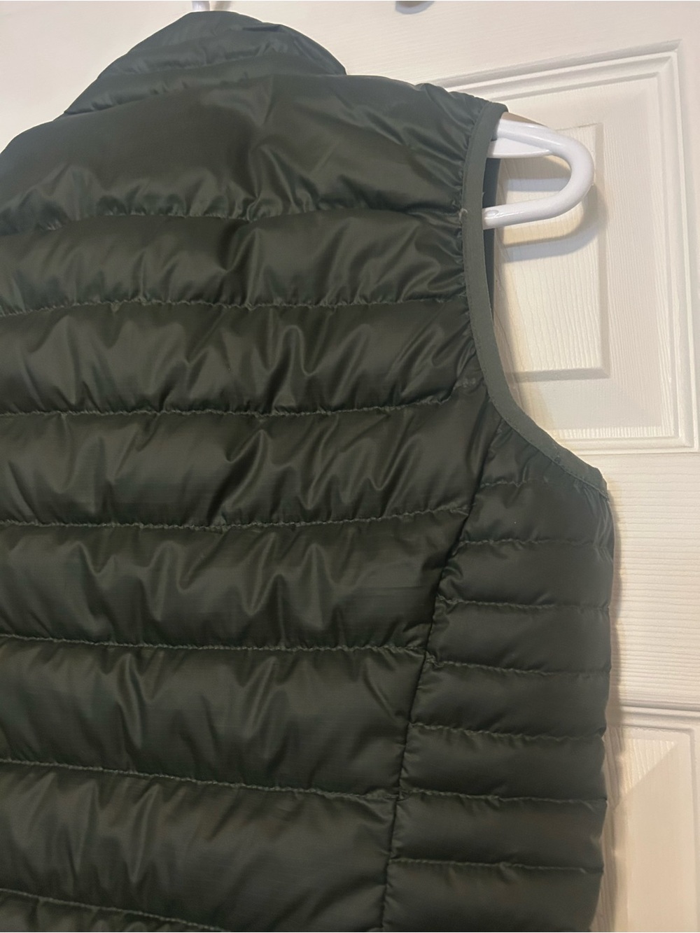 Quince Lightweight Down Packable Puffer Vest - Picture 16 of 16